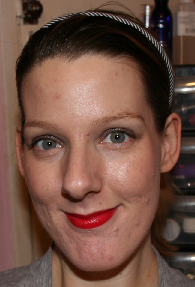 Elizabeth Arden Beautiful Colour Moisturizing Lipstick Face