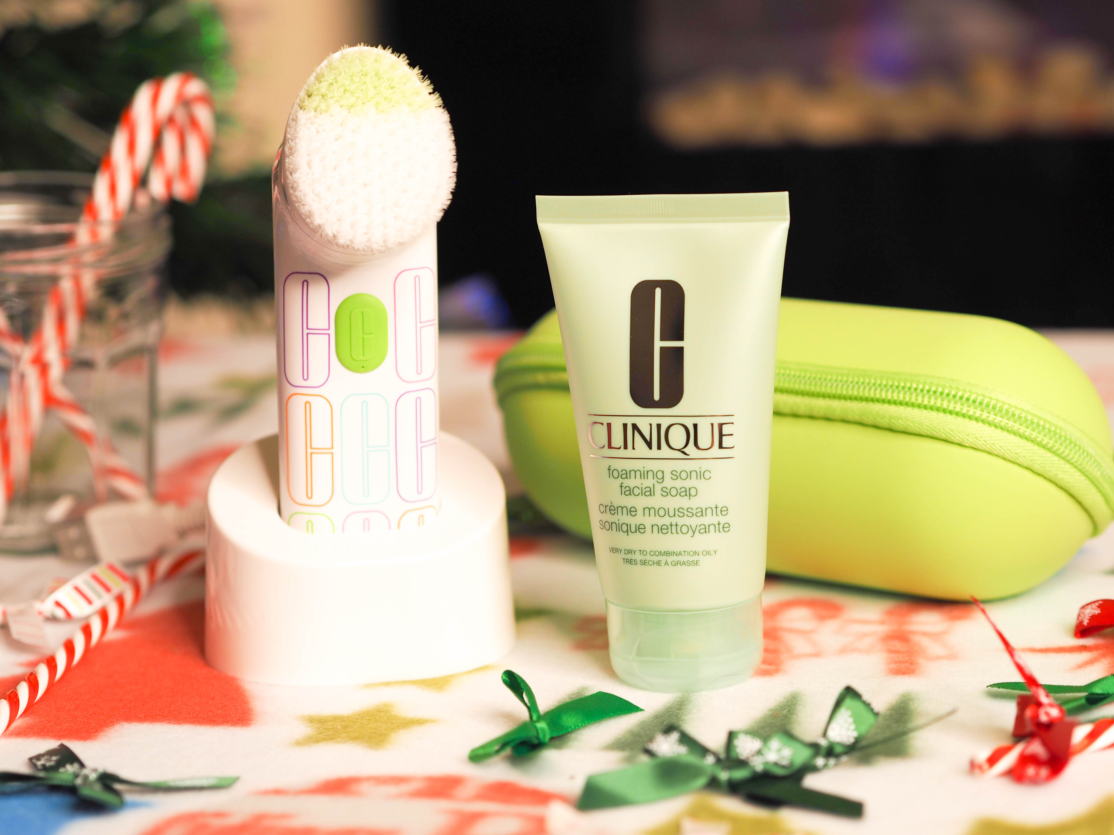 Cleansing by Clinique Sonic Gift Set