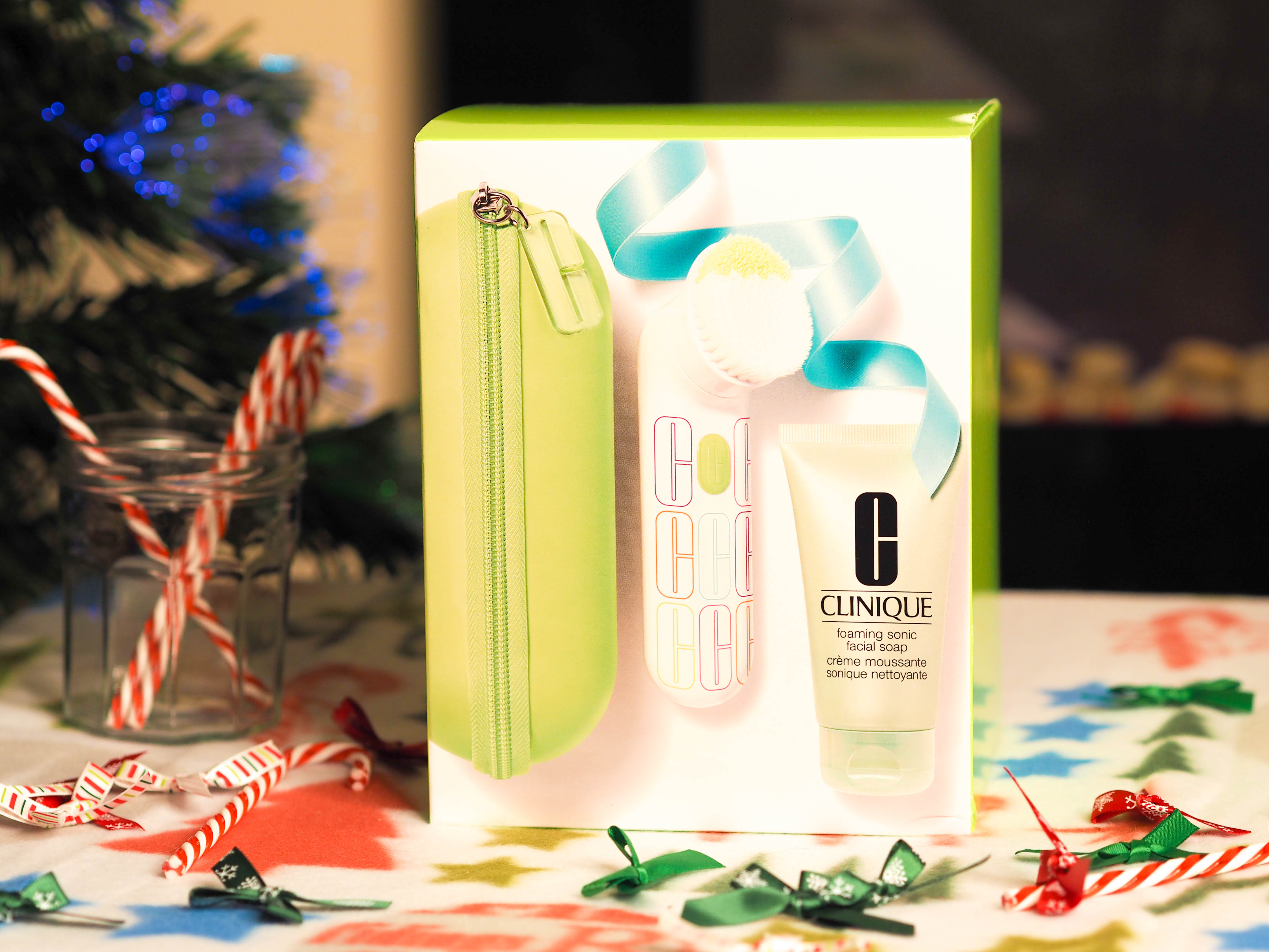 Cleansing by Clinique Sonic Gift Set