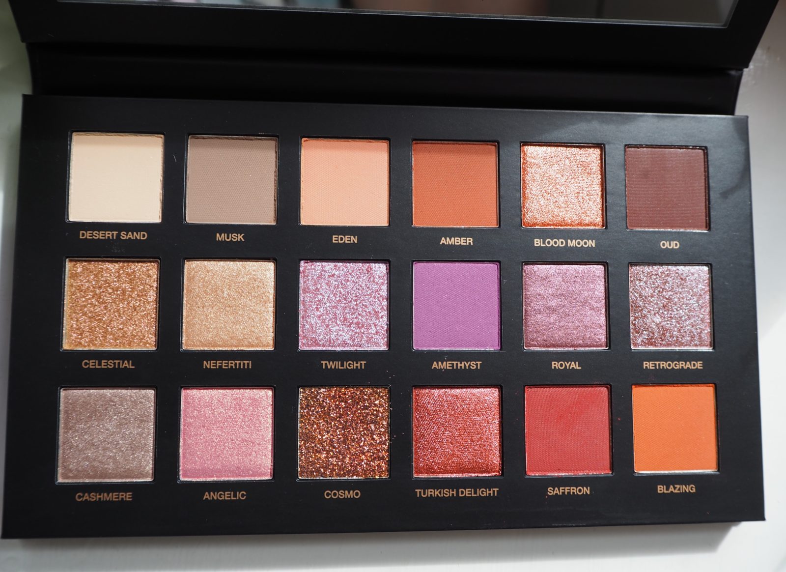 Huda Beauty Desert Dusk Eyeshadow Palette Swatches and First Look ...