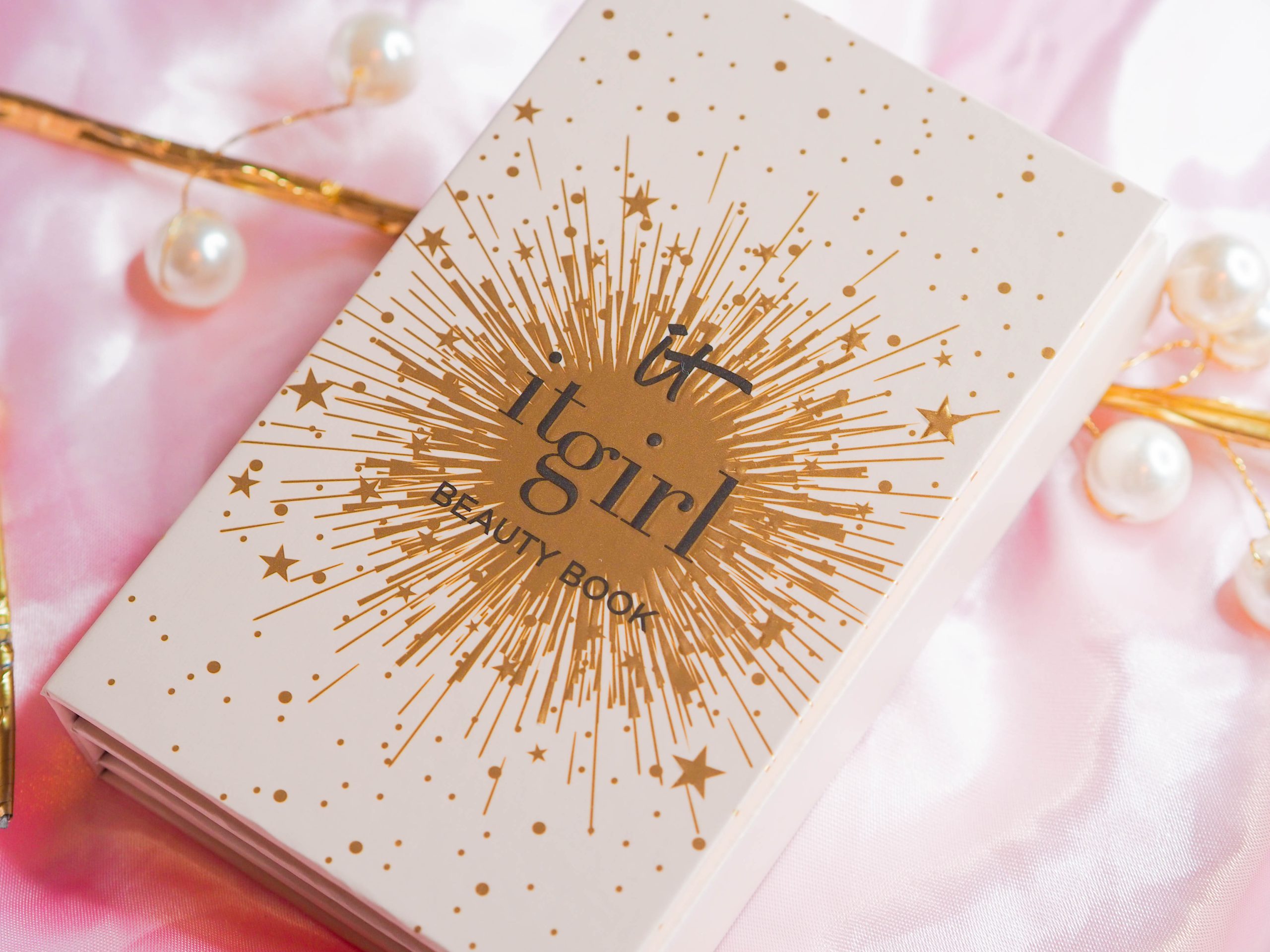 IT Cosmetics Limited Edition IT Girl Beauty Book 2019